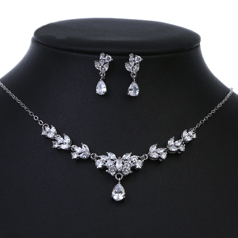 Luxury White Color Flower Cluster AAA+ Cubic Zirconia Fashion Jewelry Set for Bridal Wedding Jewelry Drees