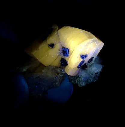 Fluorescent Apatite on Albite, Apatite Crystals, Apatite Specimen from Skardu Pakistan - 21 grams