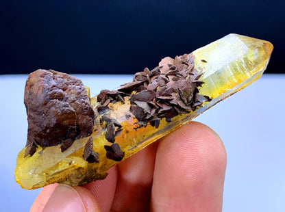 Rare Siderite on Yellow Quartz from Skardu Pakistan - 18 gram