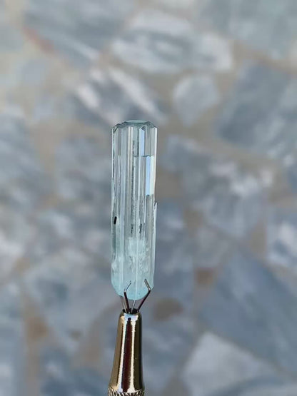 Transparent and Terminated Sky Blue Aquamarine Crystal from Shigar valley Pakistan - 16.75 carats